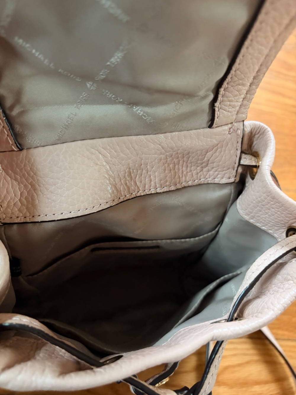 MICHAEL KORS Riley Bag - Picture 5 of 5